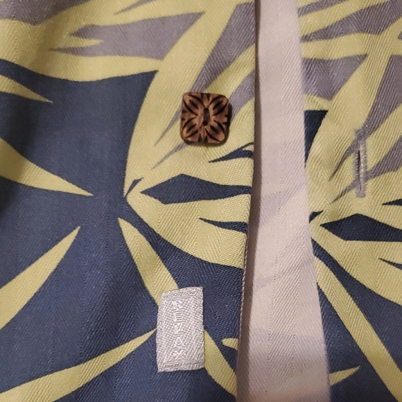 Tommy Bahama Gray 100% Silk Shirt - Picture 3 of 6